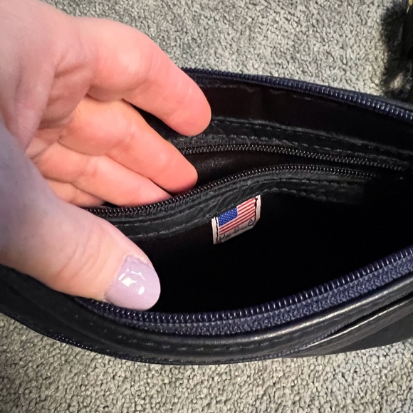 Beautiful Elie Small Crossbody bag in Navy - Picture 7 of 13